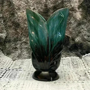 Vintage Blue Mountain Pottery BMP Large Open Leaf Style Vase, Green Glaze